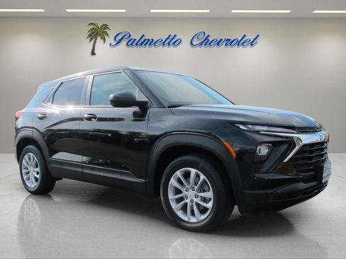 Used 2024 Chevrolet TrailBlazer LS w/ LS Convenience Package FWD image 1