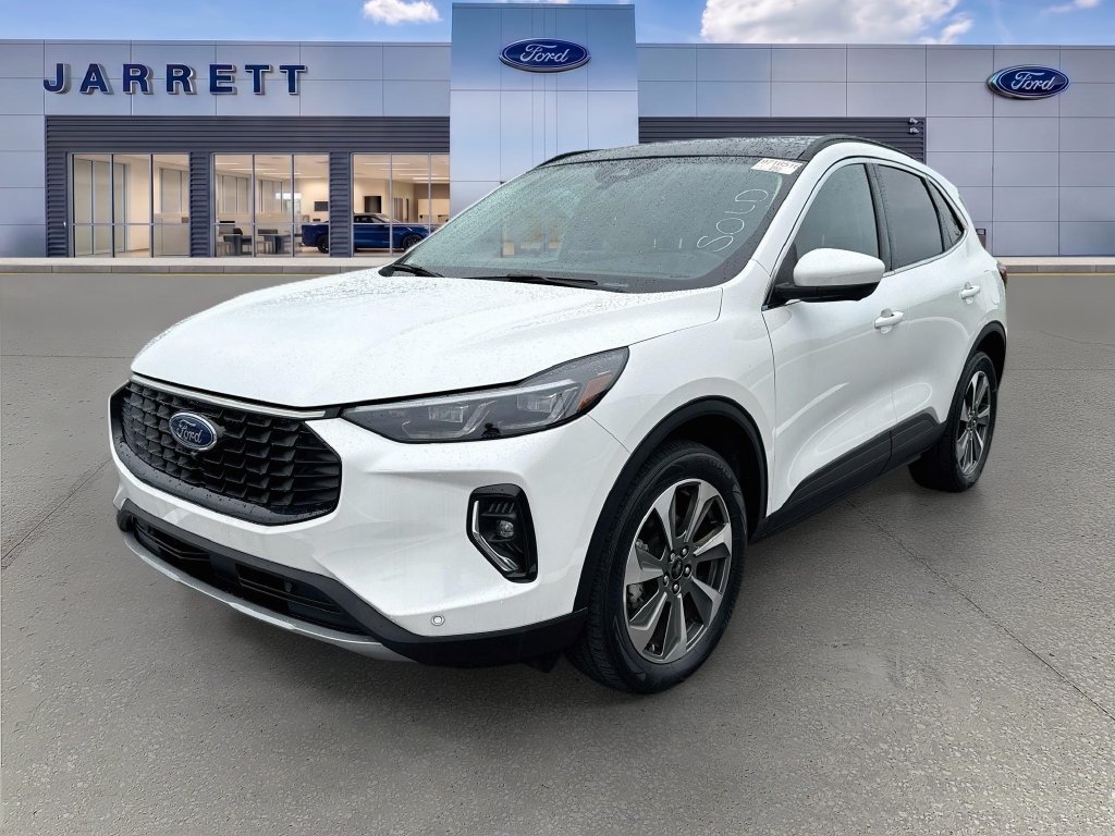 Used 2023 Ford Escape Platinum AWD/4WD image 2