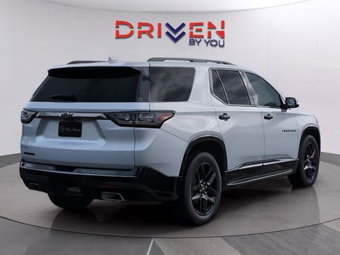 Used 2021 Chevrolet Traverse Premier w/ Redline Edition FWD image 5