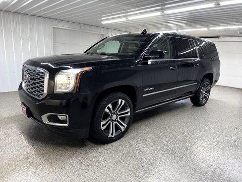Used 2019 GMC Yukon XL Denali w/ Denali Ultimate Package image 3