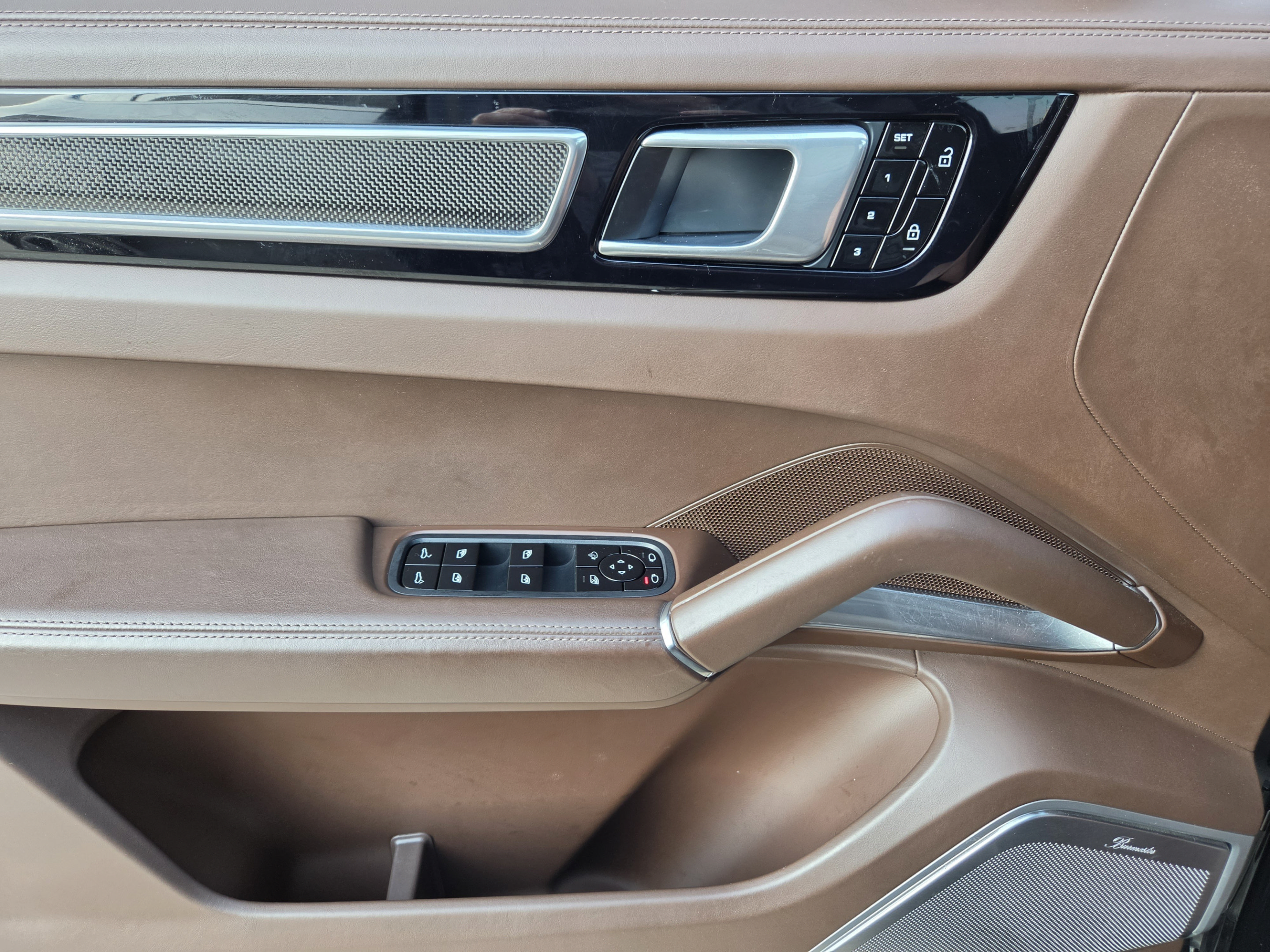 Used 2019 Porsche Cayenne Turbo AWD/4WD image 17