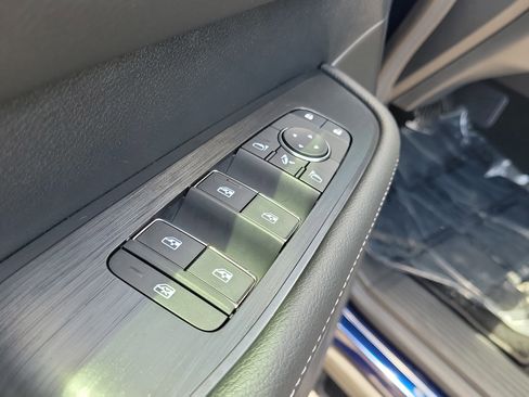 New 2025 Nissan Armada SL w/ Captain's Chari Seat Package image 23