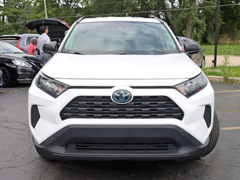 Used 2021 Toyota RAV4 LE AWD/4WD image 9