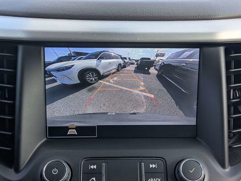 Used 2023 GMC Acadia SLT w/ Preferred Package FWD image 29