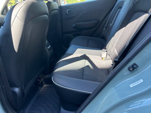 Certified 2025 Hyundai Venue Limited FWD image 8
