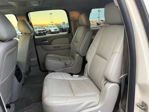 Used 2013 Chevrolet Suburban LTZ image 15