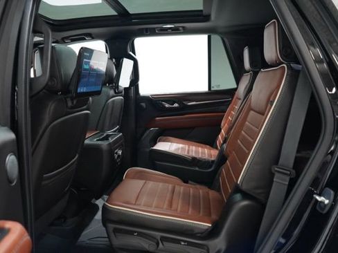 Used 2023 GMC Yukon Denali Ultimate image 33