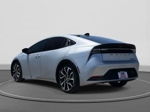 Used 2024 Toyota Prius Prime Premium FWD image 7