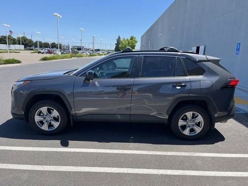 Used 2024 Toyota RAV4 LE AWD/4WD image 8