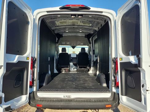 New 2026 Ford Transit 250 148 Medium Roof w/ Load Area Protection Package RWD image 8