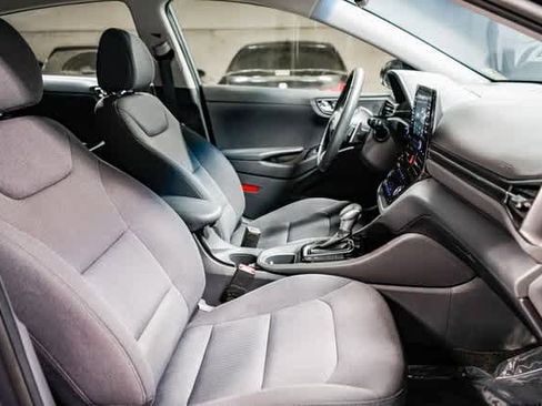 Used 2020 Hyundai Ioniq SEL image 15