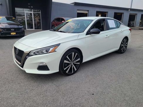 Used 2021 Nissan Altima 2.5 SR FWD image 2