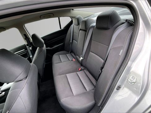 Used 2023 Nissan Altima 2.5 SV FWD image 18
