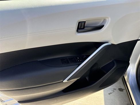 Used 2024 Toyota Corolla Cross L image 20