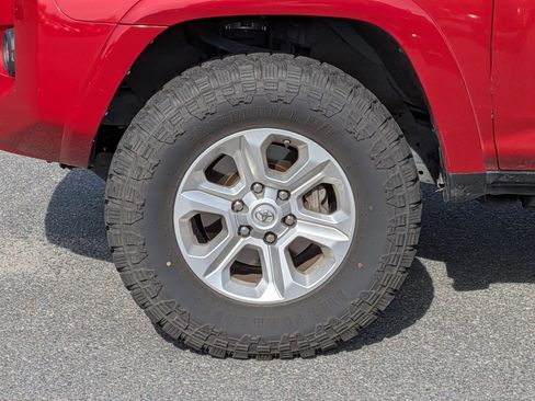 Used 2021 Toyota 4Runner SR5 image 10