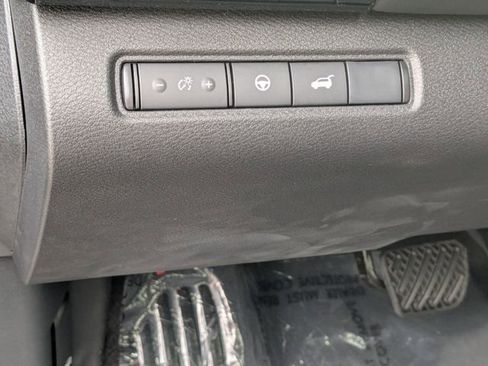 New 2025 Nissan Pathfinder SV w/ SV Premium Package image 16