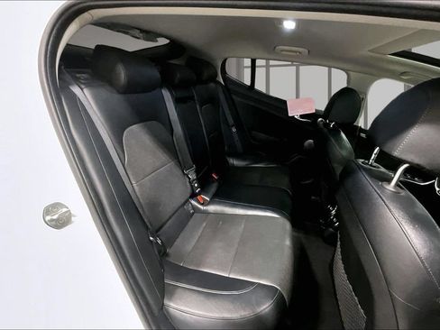 Used 2018 Kia Stinger Premium AWD/4WD image 25