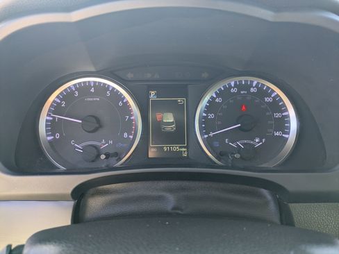 Used 2019 Toyota Highlander LE image 18