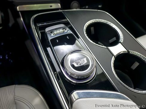 Certified 2024 Cadillac Lyriq Luxury AWD/4WD image 19