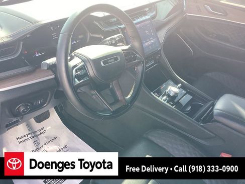 Used 2023 Jeep Grand Cherokee L Summit w/ Advanced Protech Group IV image 13