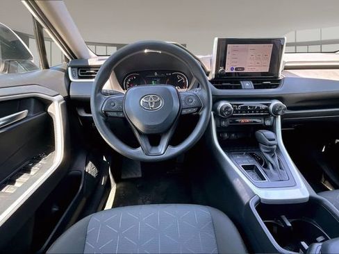 Used 2025 Toyota RAV4 XLE FWD image 8