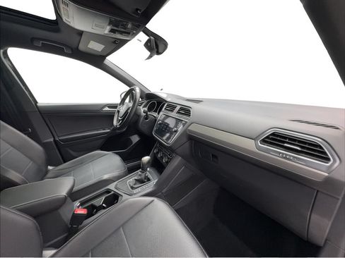 Used 2021 Volkswagen Tiguan SE R-Line FWD image 32