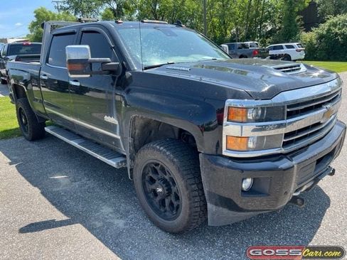Used 2019 Chevrolet Silverado 2500 High Country w/ Duramax Plus Package AWD/4WD image 2