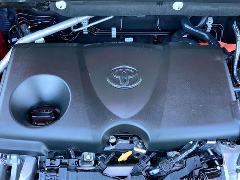 Used 2022 Toyota RAV4 XLE w/ Convenience Package AWD/4WD image 32