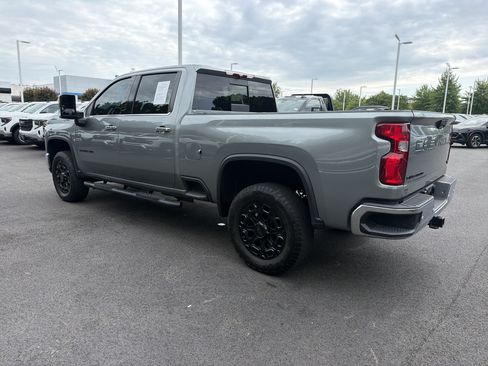 Used 2024 Chevrolet Silverado 2500 LTZ w/ LTZ Convenience Package AWD/4WD image 8