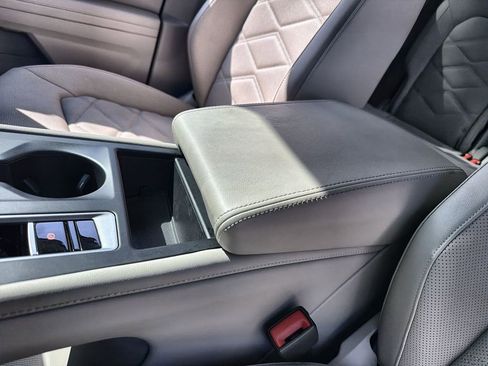 Used 2024 Volkswagen Atlas SE image 21