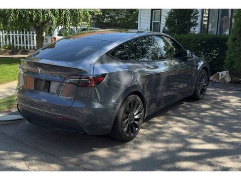 Used 2023 Tesla Model Y Performance AWD/4WD image 3