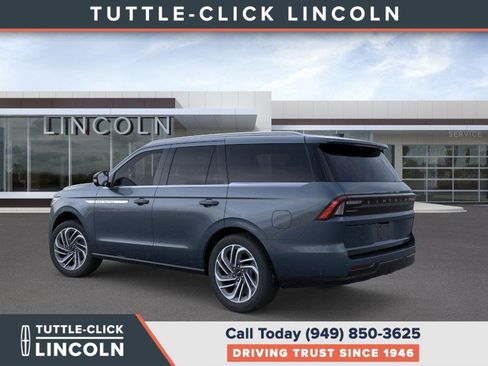 New 2025 Lincoln Navigator Reserve image 4
