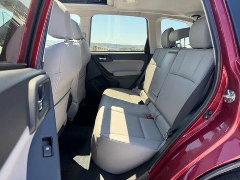 Used 2015 Subaru Forester 2.5i Limited AWD/4WD image 10