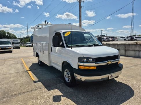 Used 2021 Chevrolet Express 3500 w/ Power Convenience Package RWD image 1