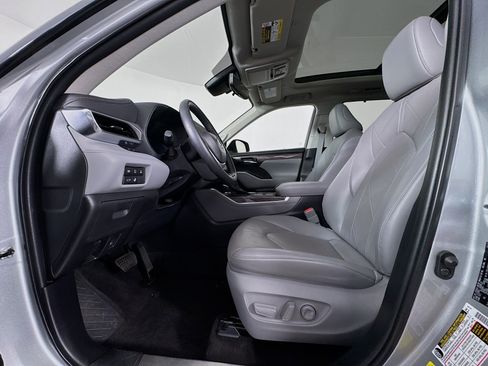 Used 2023 Toyota Highlander Platinum AWD/4WD image 21