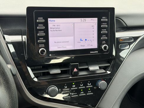 Used 2021 Toyota Camry LE w/ Carpet Mat Package (TMS) FWD image 21