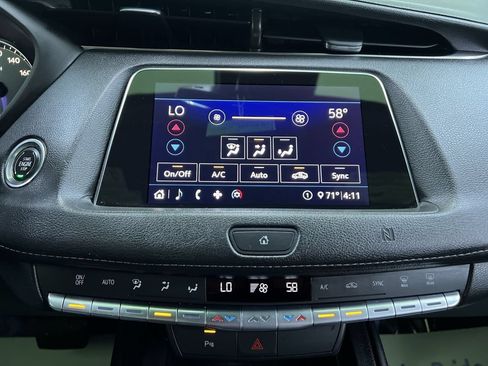 Used 2020 Cadillac XT4 Premium Luxury FWD image 23