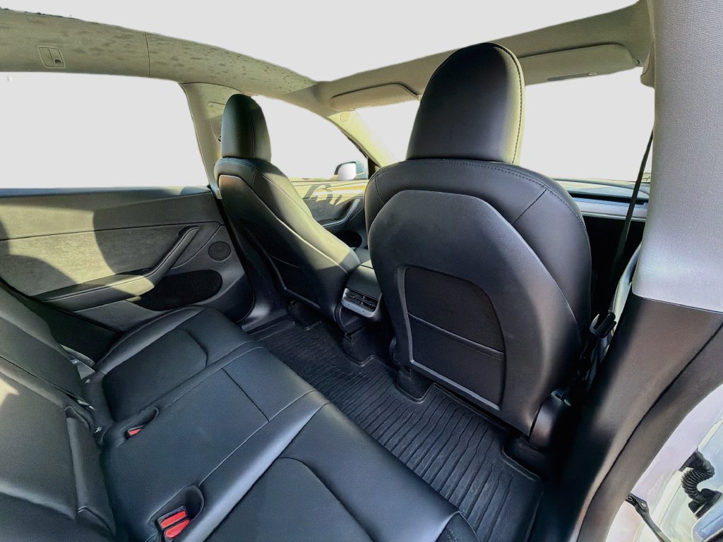 Used 2025 Tesla Model Y Long Range RWD image 31