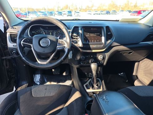 Used 2014 Jeep Cherokee Latitude w/ Cold Weather Group image 11