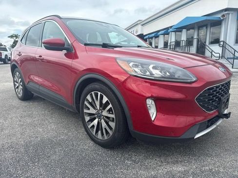 Used 2020 Ford Escape Titanium FWD image 4