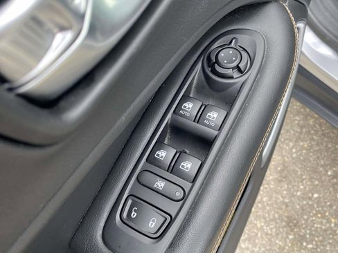 Used 2020 Jeep Compass Latitude image 17