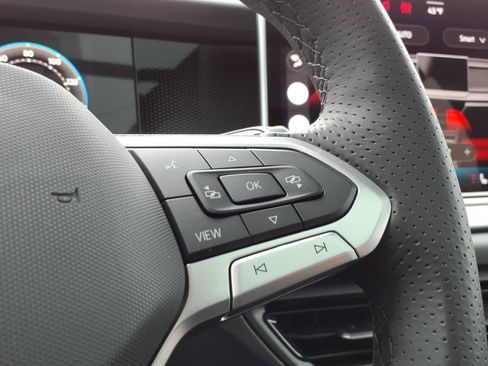 New 2026 Volkswagen Tiguan SE R-Line image 20