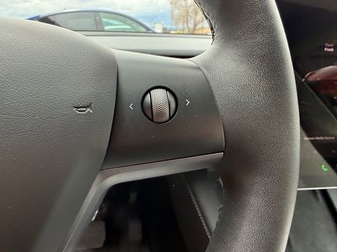 Used 2023 Tesla Model Y Long Range AWD/4WD image 32