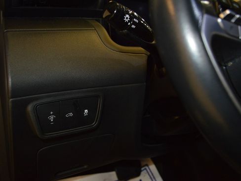 Used 2022 Hyundai Santa Cruz SEL Premium image 16