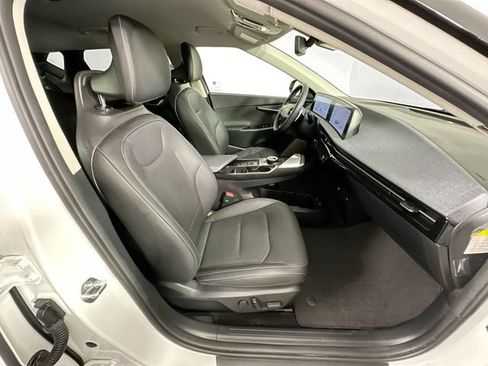 Used 2024 Kia EV6 Wind w/ Wind Technology Package AWD/4WD image 31