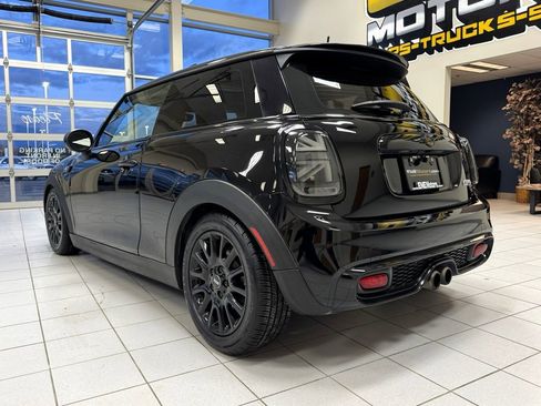 Used 2017 MINI Cooper S image 4