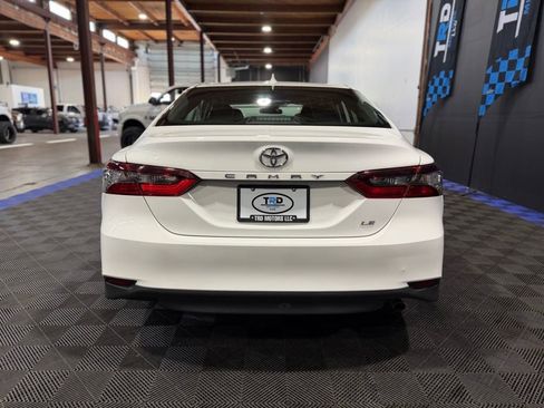Used 2022 Toyota Camry LE FWD image 4