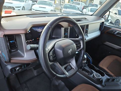Used 2023 Ford Bronco Outer Banks image 17
