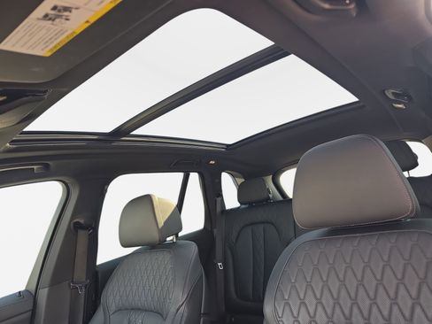 Used 2025 BMW X5 xDrive50e image 29