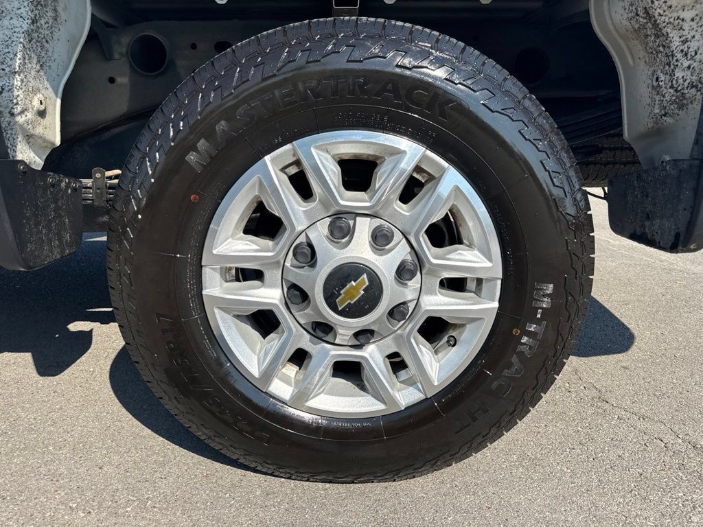 Used 2025 Chevrolet Silverado 2500 LT w/ Convenience Package AWD/4WD image 24